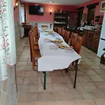 Casa Madrazo Con Piscina Y Parrillas Praves