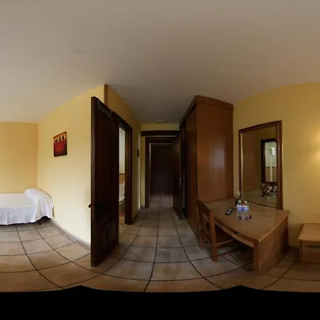 Casa Madrazo Con Piscina Y Parrillas Летний дом *