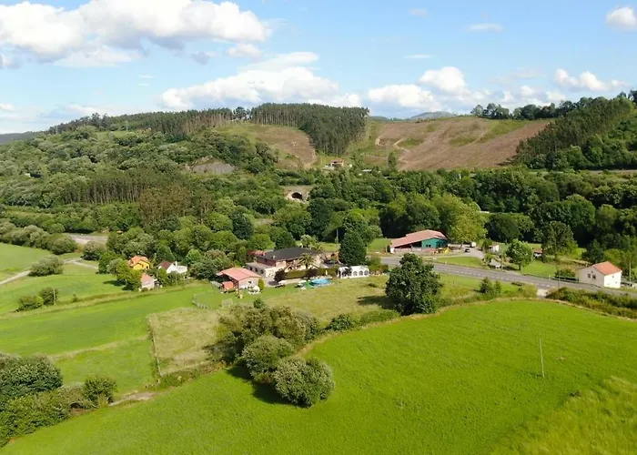 Casa Madrazo Con Piscina Y Parrillas * Praves